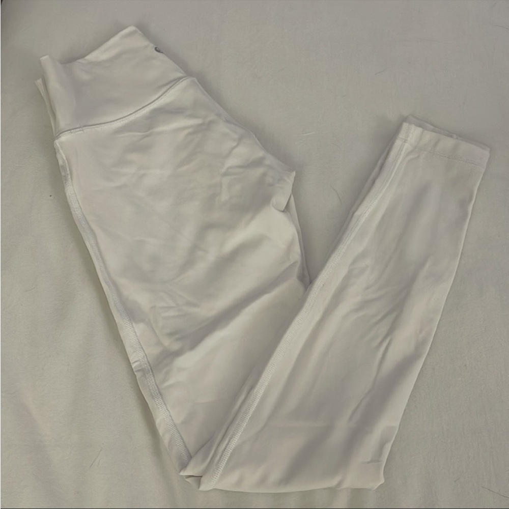 White Lululemon Size 4 Wunder Under 28” Luxtreme
